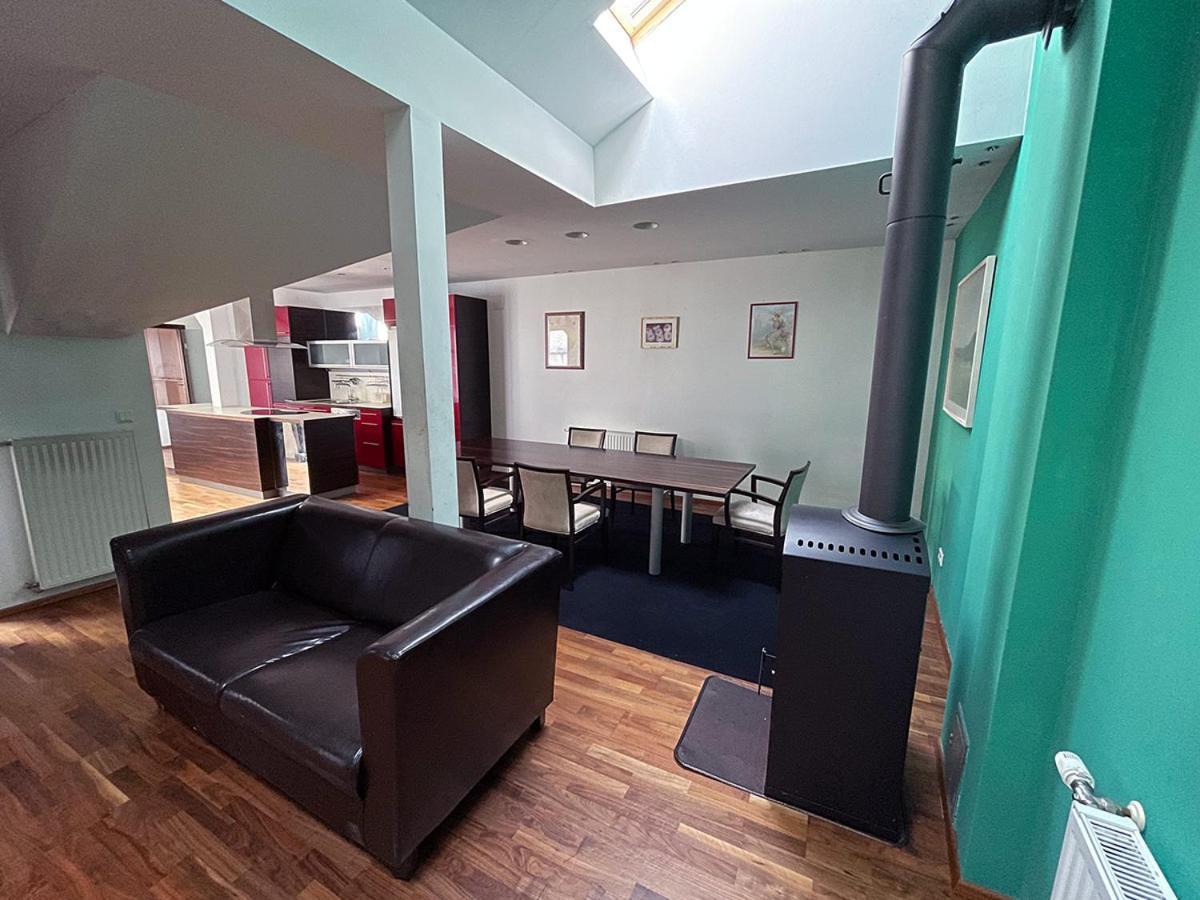 Gartl Hostel *
