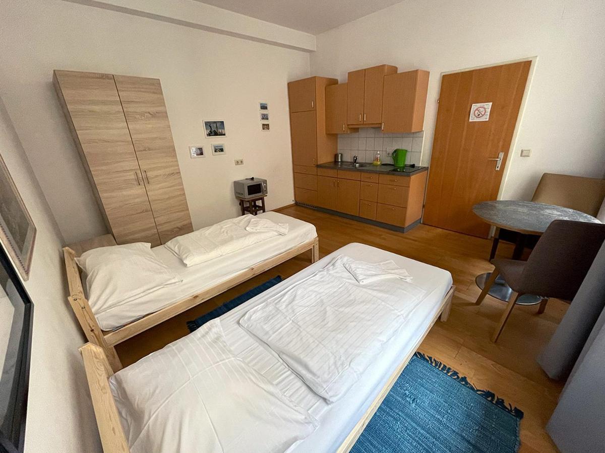 Hostel Gartl *